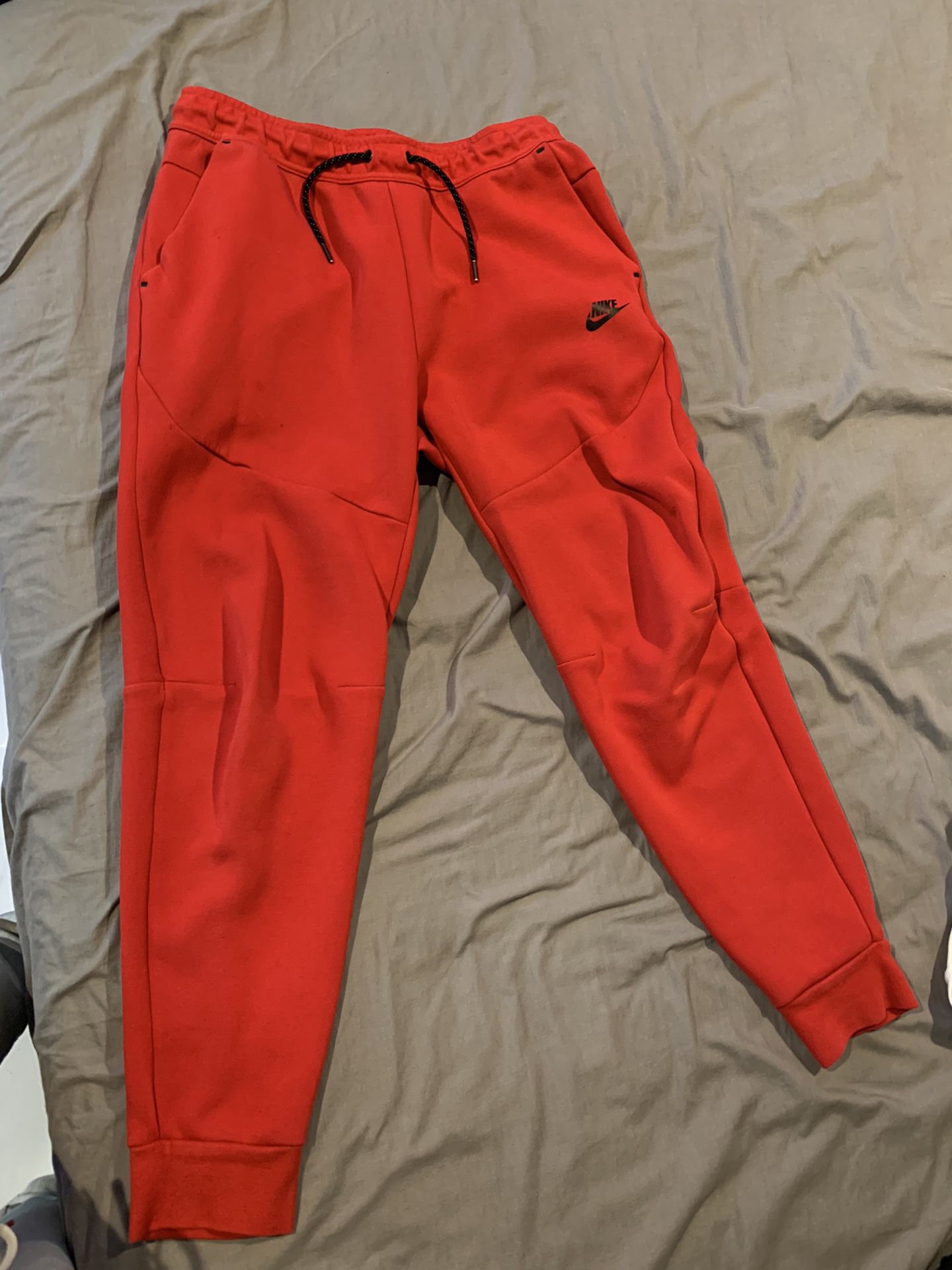 Red Nike Tech Fleece 🩸 #thapacollection