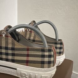 Burberry Shoe