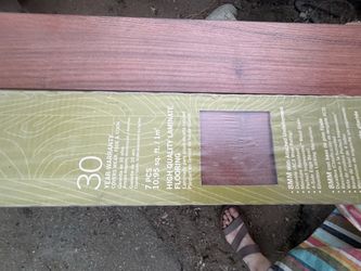 Laminate Flooring 8mm 95sq feet total