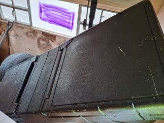 Plastic toolbox