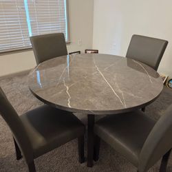 Living Room Table( Chairs Included 