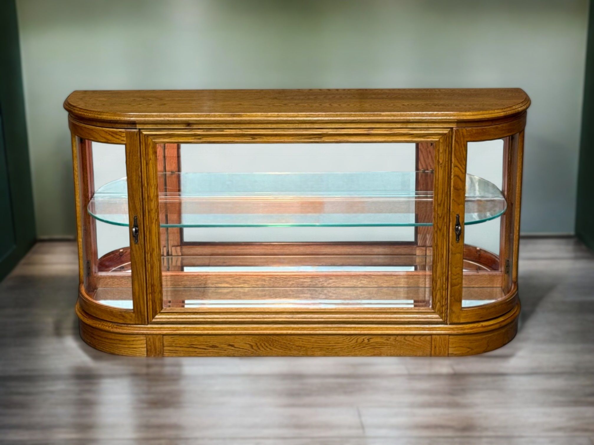 Pulaski Brown Oak Display Hutch w/ Glass Panels & Mirrored Glass