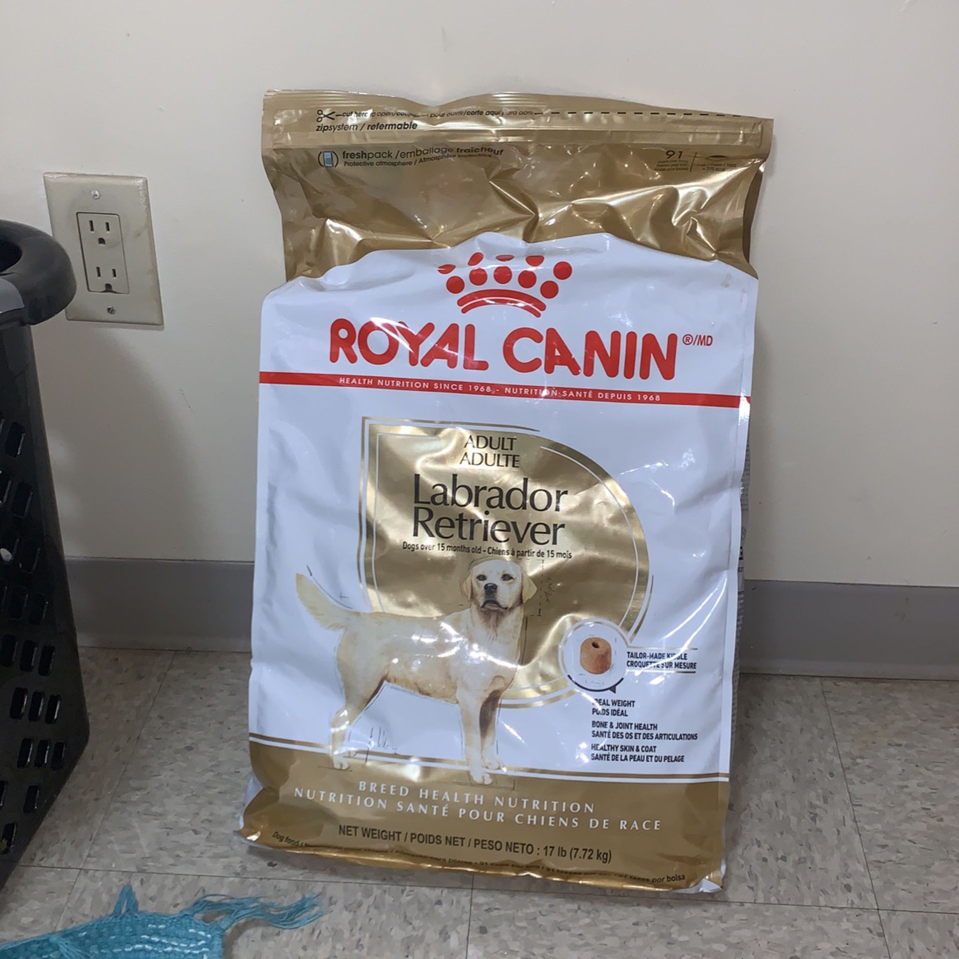 Royal Canin Golden Retriever Dog Food