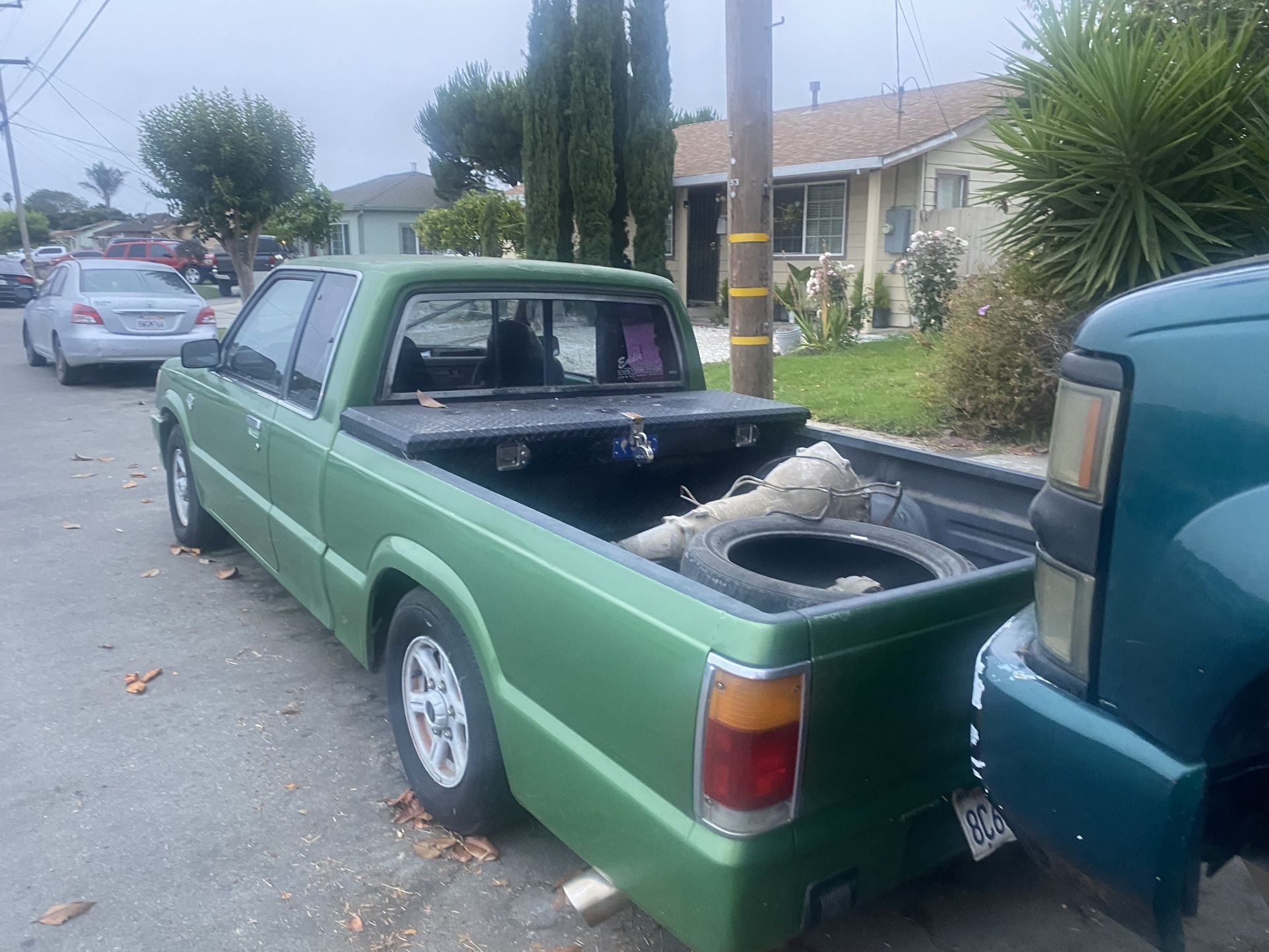 86 Mazda B2000