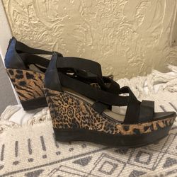 Ladies  Strappy  Wedges. 