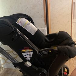 Car Seat .Doona Max Extremely Nice! Excellent Price