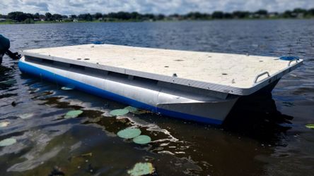 20' pontoon boat