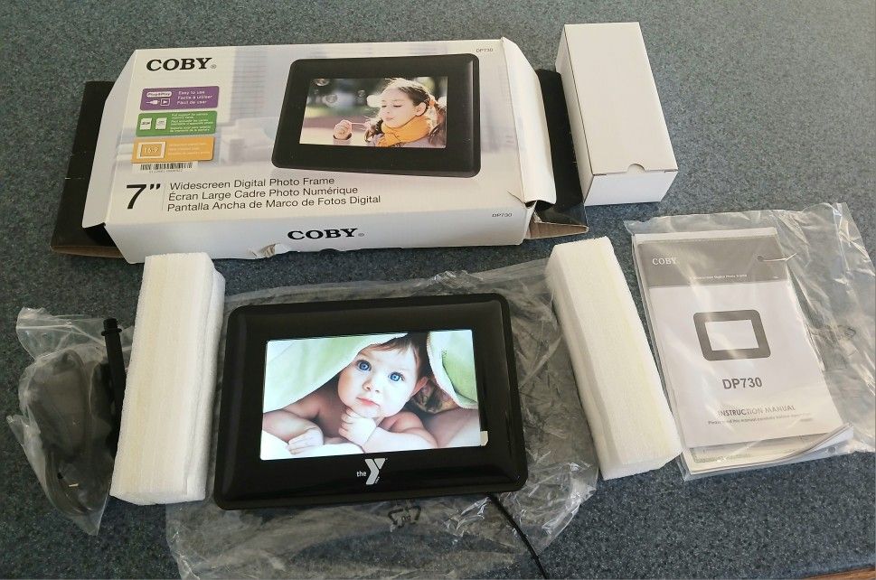 Brand New 7" Digital Photo Frame