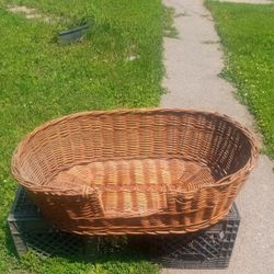 Wicker Pet Basket, 32x20, Slightly Used