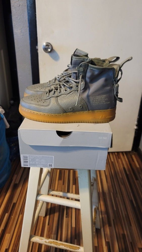Air Force 1 Utility Size 9 Good Cond. $100