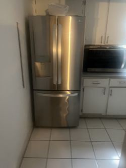 LG Stainless Steel French Door Refrigerator – 30” Wide