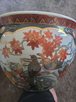 Vintage pot/ vase