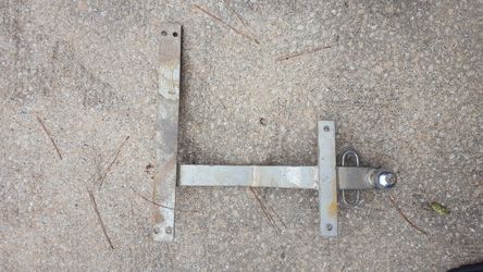 1 and 7/8 ball with a hitch that can be bolted on to the frame