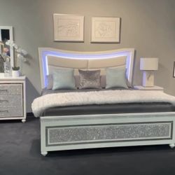 QUEEN BEDROOM SET