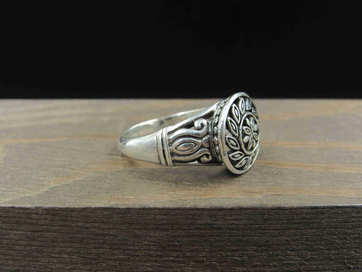 Size 9 Sterling Silver Swirling Design Band Ring Vintage Statement Engagement Wedding Promise Anniversary Bridal Cocktail Friendship