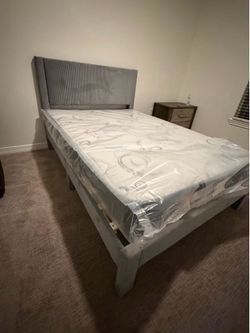 Full bed / mattress