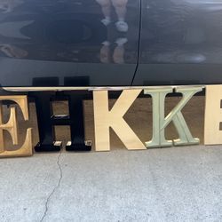 Assorted letters K & E 