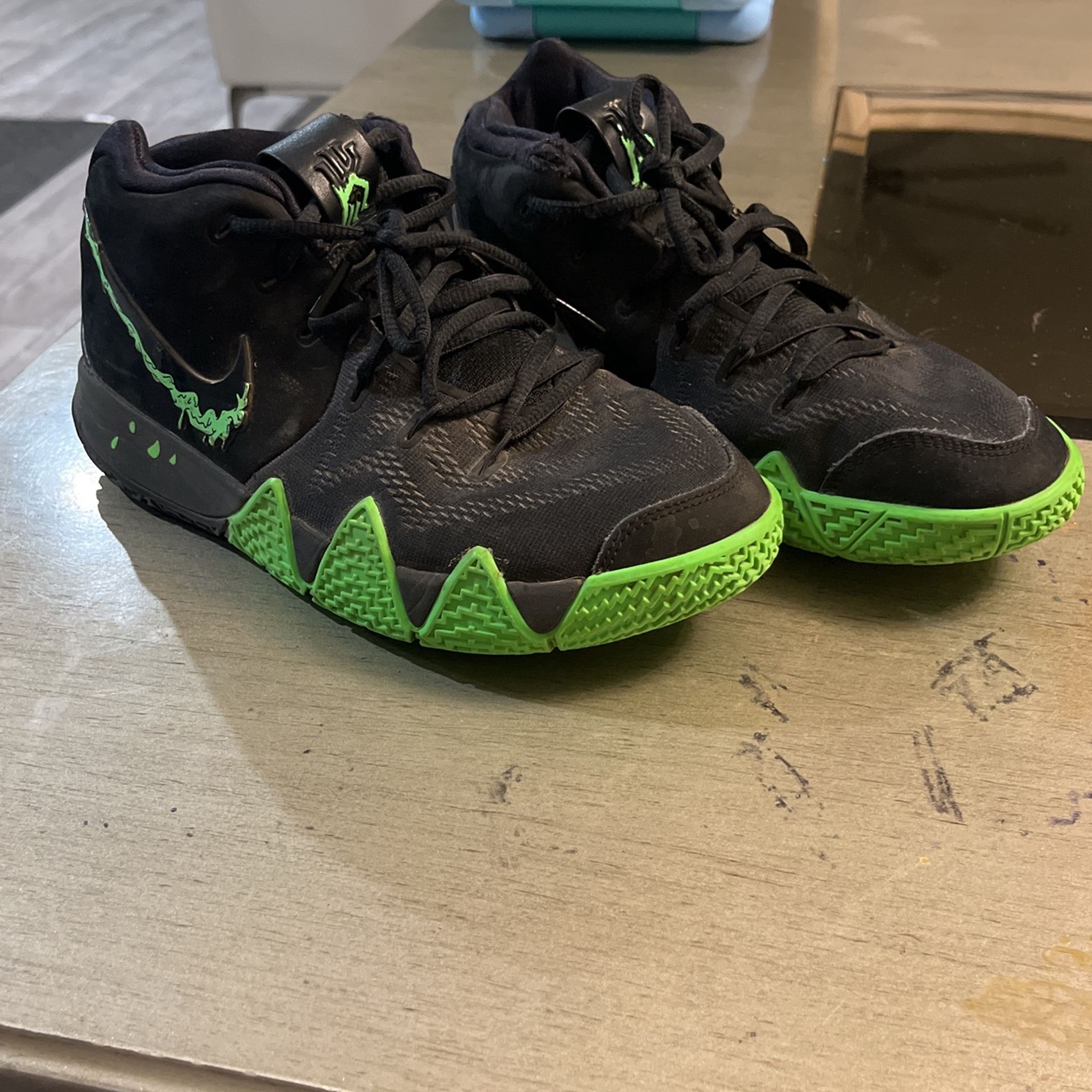Nike Kyrie 4 Halloween