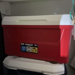 Igloo 48 Quart Cooler -almost New- Red 