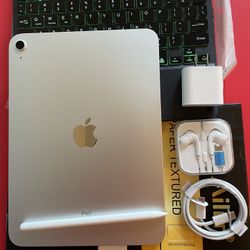 256gb Apple IPad 10th Generation (10.9” Liquid Retina / Latest 2022 ) with pen, keyboard, case & Accessories (warranty 06/2025) 