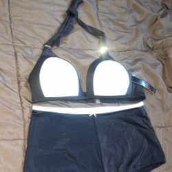 https://offerup.com/redirect/?o=Vi5TLlBpbms= BikiniSet New$35