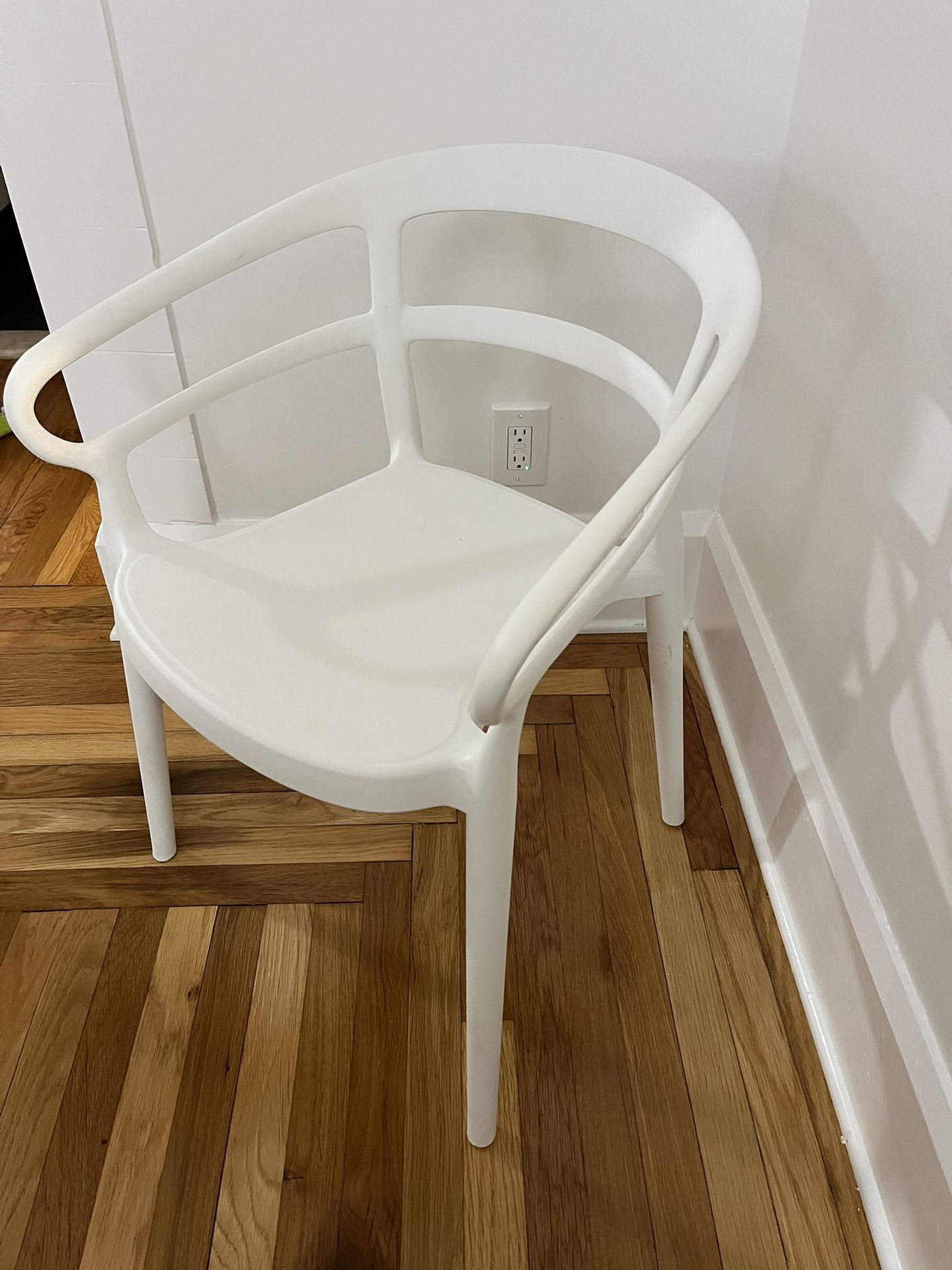 4 Modern Dining White Chairs