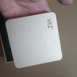 VEZ Micro Projector Ultra-Portable Home Office Projection Equipment Well-Functioning Support Wireless Same Screen