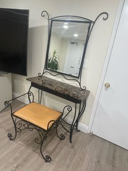 Iron Vanity Table Set  Tocador en hierro con silla