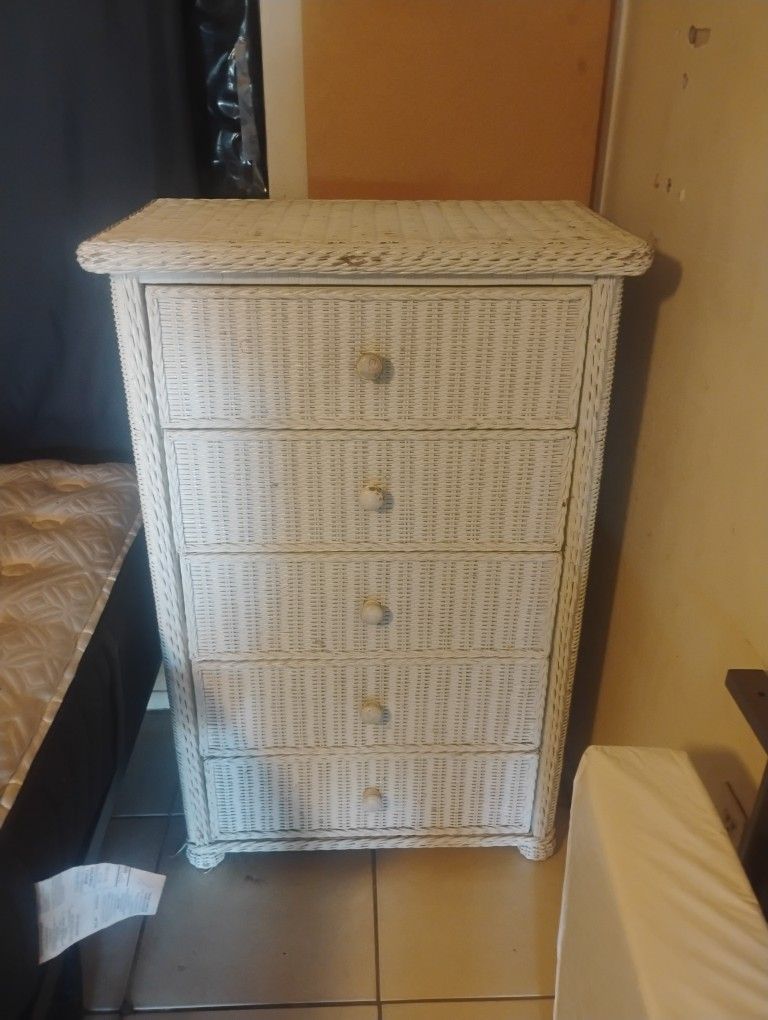 Wicker Dresser Set