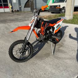 Pit King 125 Dirt Bike