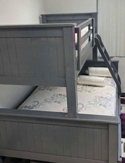 Twin-Full size bunk bed with mattress included