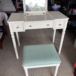 Table For Kids And Seat 
