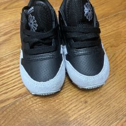 Kids Reebok Classic Sneakers - Black Gray US Size 5C Boys Girls Unisex Shoes