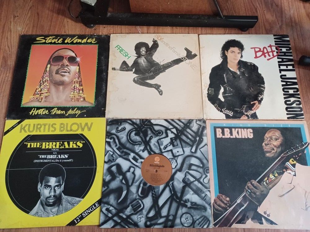 PHYSICAL MEDIA LOT 10 PLUS ALBUMS AND 40 PLUS CDS 💿 BUNDLE $65 FINAL PRICE SAME DAY SHIPPING