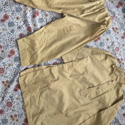 0-2  Year Old Cute  Boy  3 Pieces  khakis and black kurta Shalwar and waistcoat. Pakistani Indian Bangladeshi Comes from pet Free home.
Shirt: 19 inch