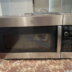 GE  microwave with fan under