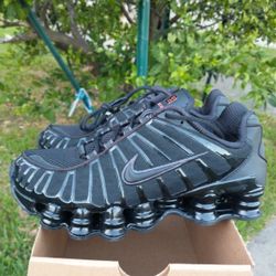 Women's Nike Shoe TL Wmn Size 8.5