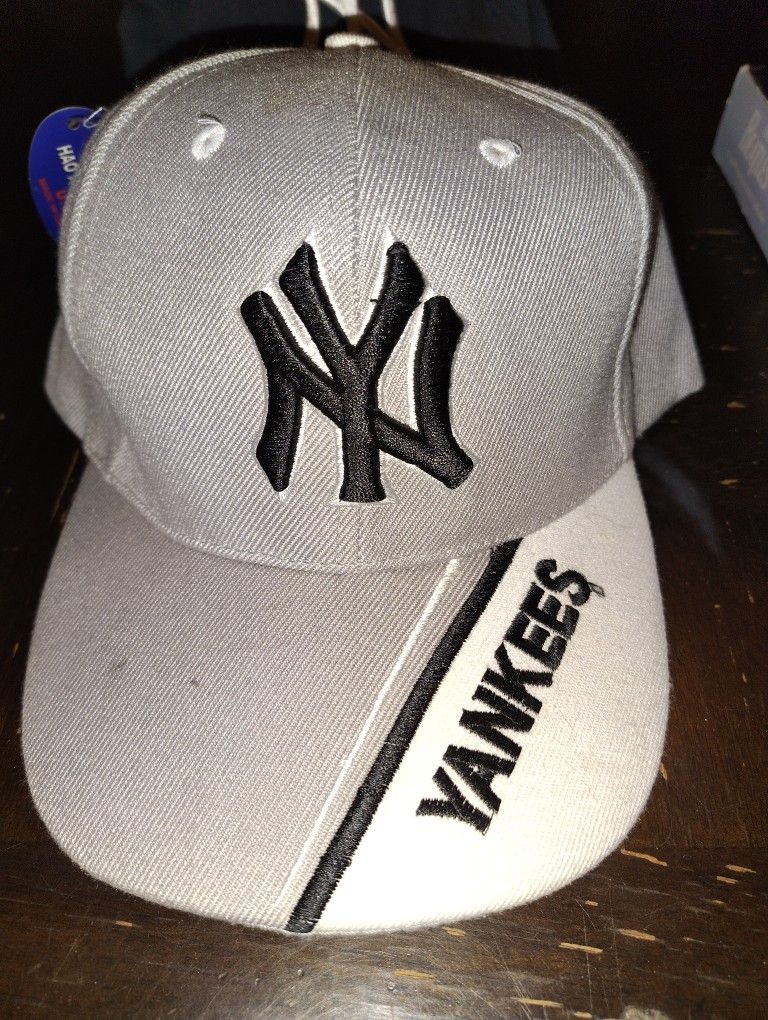 NEW YORK YANKEES HAT $5.00 