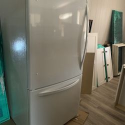 Kenmore Refrigerator With Bottom Freezer