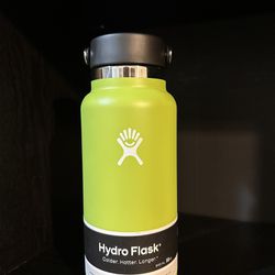 Lime Green Hydro Flask 32oz