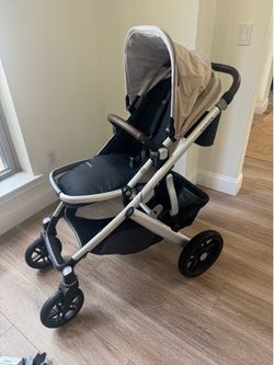 UPPAbaby Vista V2 Stroller Bundle (2023) – $750