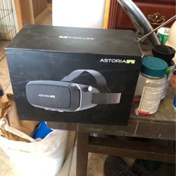 ASTORIA VR VIRTUAL REALITY GLASSES And 4 Pairs Of 3D Glasses