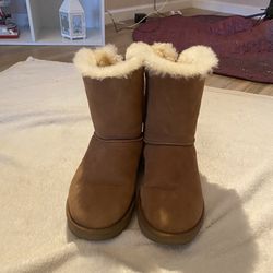 UGG Chestnut Suede Bow - Water-Repellent Boots Size 7