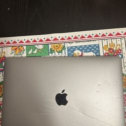 Apple MacBook Pro A1708-13.3” Retina-2.3ghzI5,256gb,8gb,Webcam,Wireless-2017