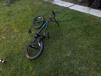 Mongoose Bmx 20 inch Black and blue
