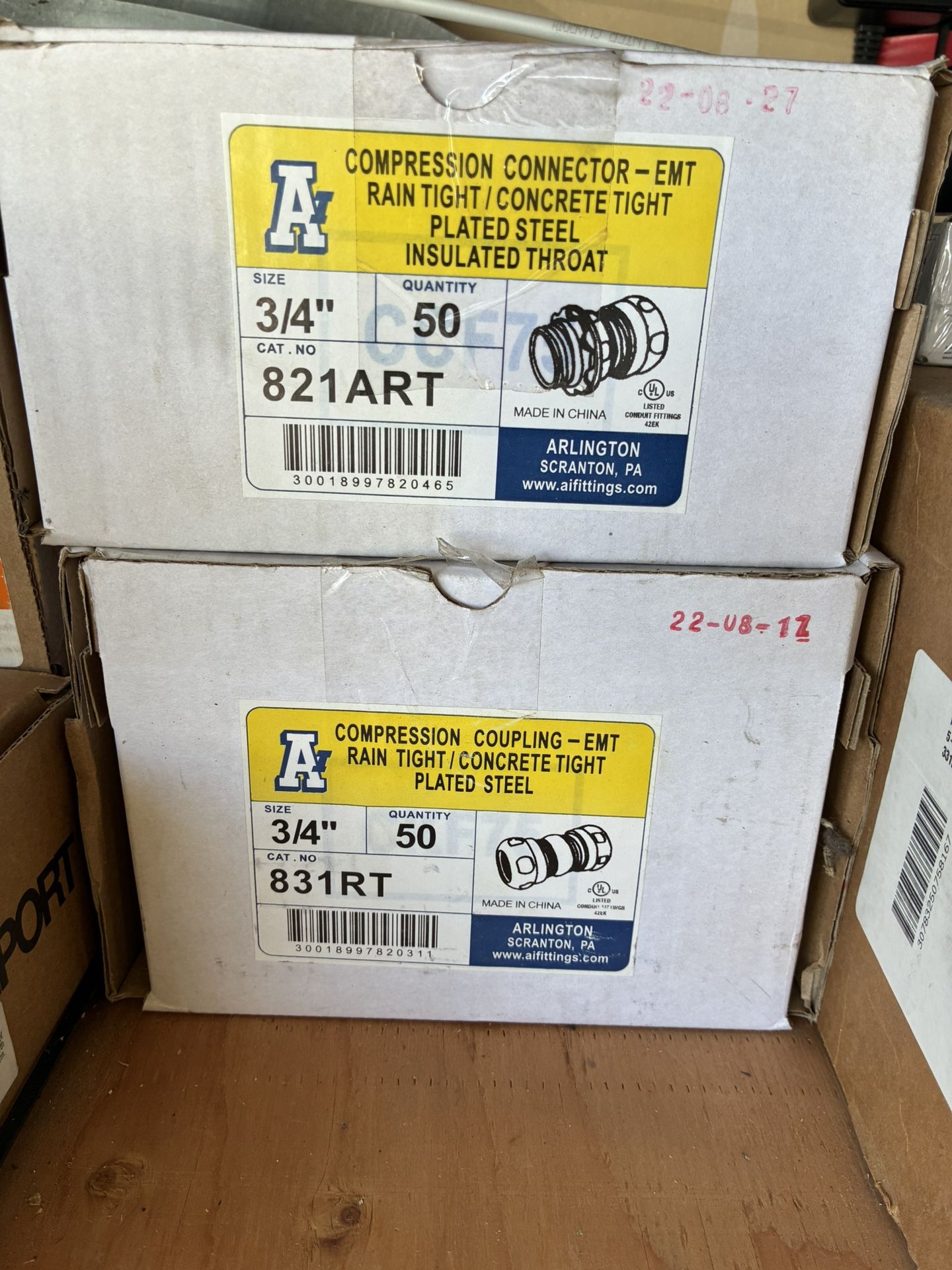 Compression Connectors Emt 3/4 rain tight 50 couplers and 50 connectors