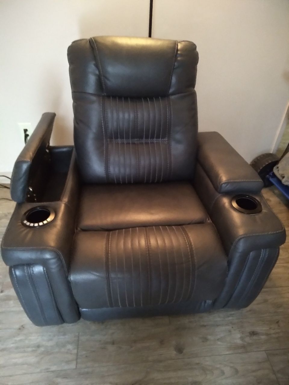 My Name Is Mr Vest And My Contact Number Is (contact info removed). Need You To Come Pick Up. 