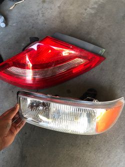 05 Sierra left headlight 04 Honda Accord left rear tail light