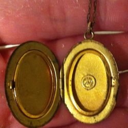 Vintage Gold Filled 120-12K Of Shell THEDA Locket Oval Necklace-NEEDS TLC.