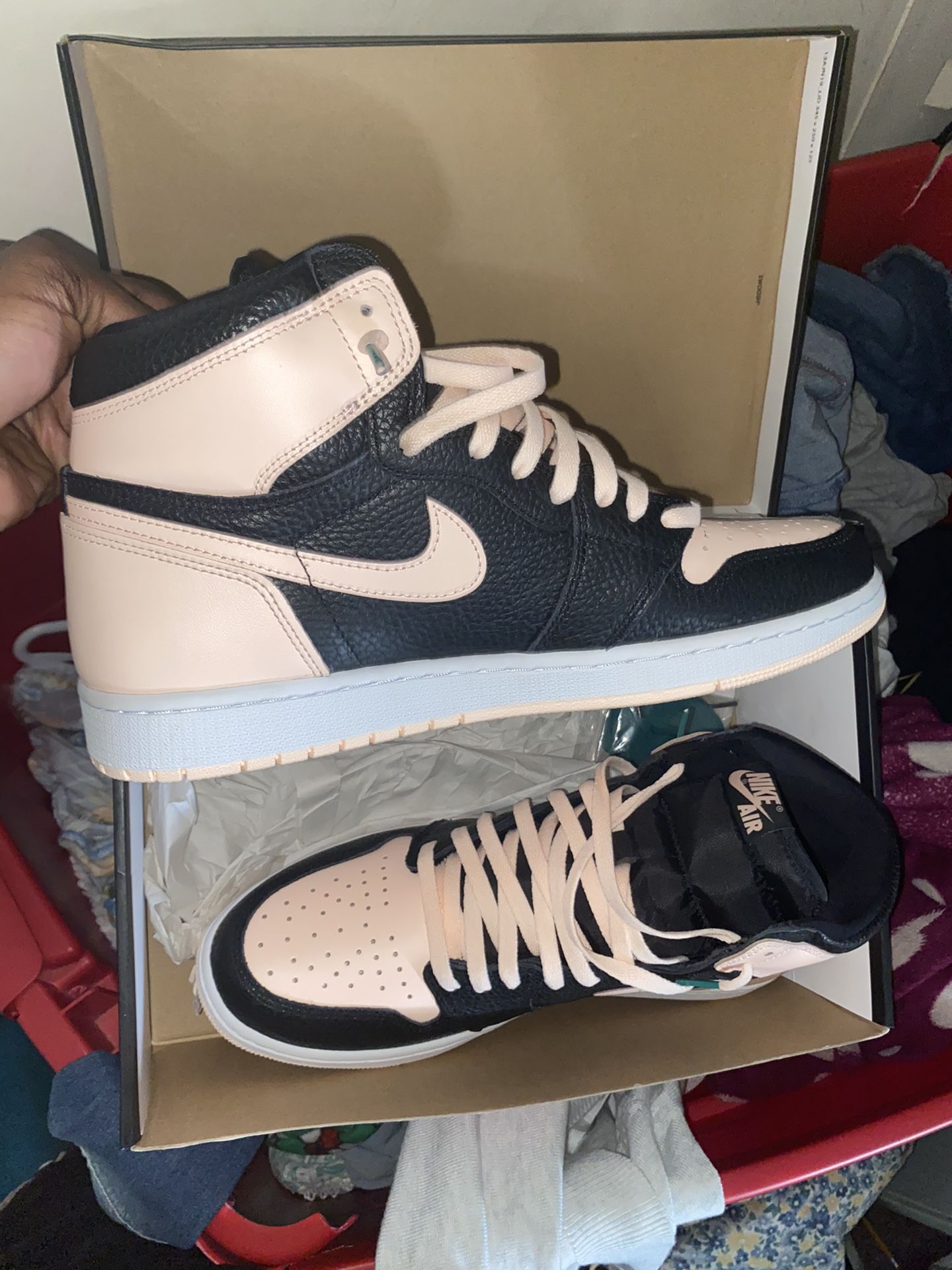 Crimson tint 1s